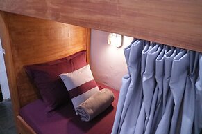 Semeru Hostel Malang - Adults Only