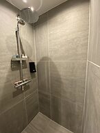 PSG 23 - Short Stay Apts by Living Suites