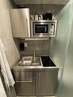 PSG 23 - Short Stay Apts by Living Suites