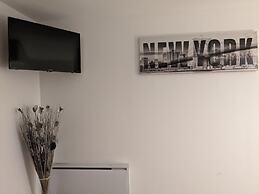 Guesthouse near Charles De Gaulle Airport