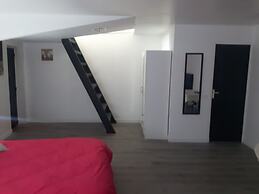 Guesthouse near Charles De Gaulle Airport