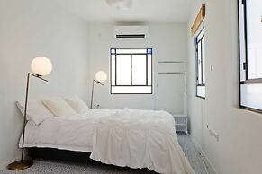 Designed Jaffa Haven with Rooftop by Sea N' Rent