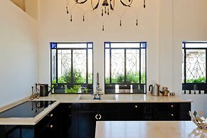 Designed Jaffa Haven with Rooftop by Sea N' Rent