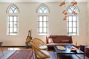 Designed Jaffa Haven with Rooftop by Sea N' Rent