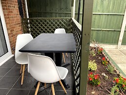 Chelsea House - Huku Kwetu