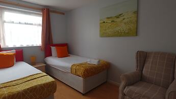 Chelsea House - Huku Kwetu