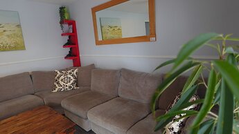 Chelsea House - Huku Kwetu