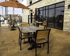 Cobblestone Hotel & Suites - Two Rivers