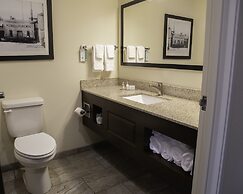 Cobblestone Hotel & Suites - Two Rivers