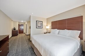 Cobblestone Hotel & Suites - Two Rivers