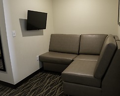 Cobblestone Hotel & Suites - Two Rivers