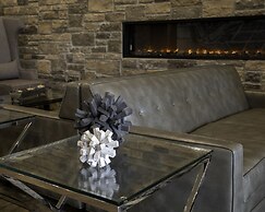 Cobblestone Hotel & Suites - Two Rivers