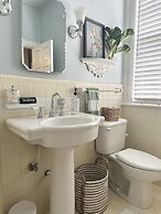 The Holly and Ivy Inn