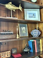 The Holly and Ivy Inn