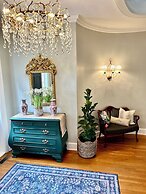 The Holly and Ivy Inn