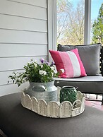 The Holly and Ivy Inn