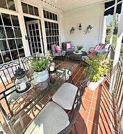 The Holly and Ivy Inn