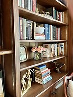 The Holly and Ivy Inn