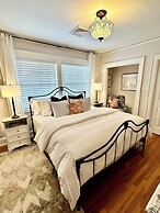 The Holly and Ivy Inn