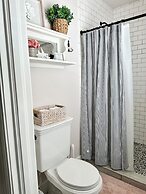 The Holly and Ivy Inn