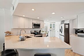 Inlet Reef 301 is an absolutely stunning 3 BR - completely remodeled G