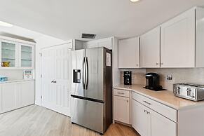 Inlet Reef 301 is an absolutely stunning 3 BR - completely remodeled G