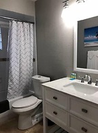 6149 Sandcrest · Next TO Universal. 8 Beds. Pool. Very Clean