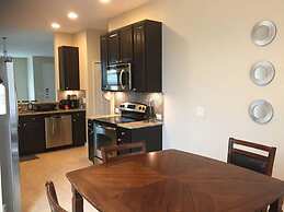 10 Beds! Modern House. Universal & Convention