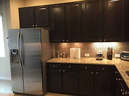 10 Beds! Modern House. Universal & Convention