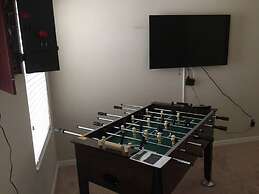 10 Beds! Modern House. Universal & Convention