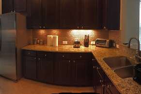 10 Beds! Modern House. Universal & Convention