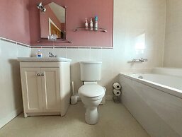 2 Bed Home With Private Garden in the Highlands