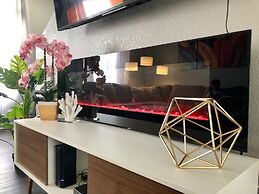 Tideview 166 · NEW Ultra Modern & Super Clean 3 Full Suites