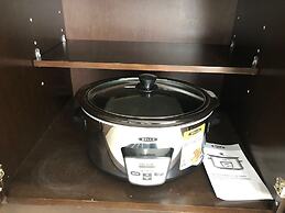 Tideview 166 · NEW Ultra Modern & Super Clean 3 Full Suites