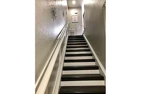 Tideview 166 · NEW Ultra Modern & Super Clean 3 Full Suites