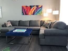 Tideview 166 · NEW Ultra Modern & Super Clean 3 Full Suites