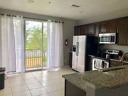 Tideview 166 · NEW Ultra Modern & Super Clean 3 Full Suites