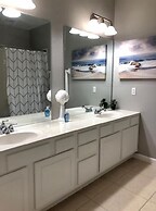 Tideview 166 · NEW Ultra Modern & Super Clean 3 Full Suites
