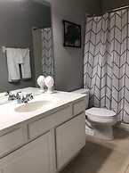 Tideview 166 · NEW Ultra Modern & Super Clean 3 Full Suites