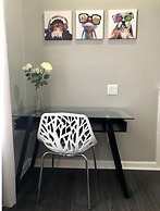 Tideview 166 · NEW Ultra Modern & Super Clean 3 Full Suites