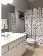 Tideview 166 · NEW Ultra Modern & Super Clean 3 Full Suites