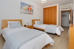 3-bedroom Apt, Sleeps 6, Pool, Gym & Jacuzzi