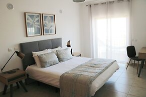 3-bedroom Apt, Sleeps 6, Pool, Gym & Jacuzzi