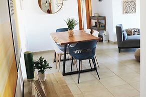 3-bedroom Apt, Sleeps 6, Pool, Gym & Jacuzzi