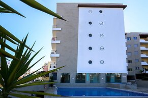 3-bedroom Apt, Sleeps 6, Pool, Gym & Jacuzzi