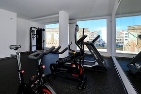 3-bedroom Apt, Sleeps 6, Pool, Gym & Jacuzzi