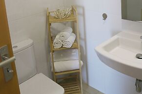 3-bedroom Apt, Sleeps 6, Pool, Gym & Jacuzzi