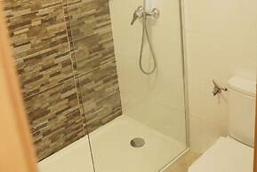 3-bedroom Apt, Sleeps 6, Pool, Gym & Jacuzzi