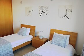 3-bedroom Apt, Sleeps 6, Pool, Gym & Jacuzzi