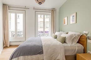 Edgar Suites Spacious Apartment Martyrs